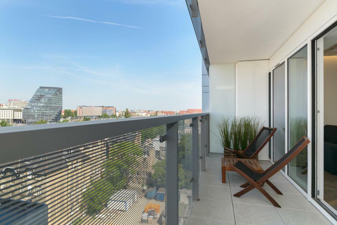 Perfectely Located With Free Parking Apartment Poznan