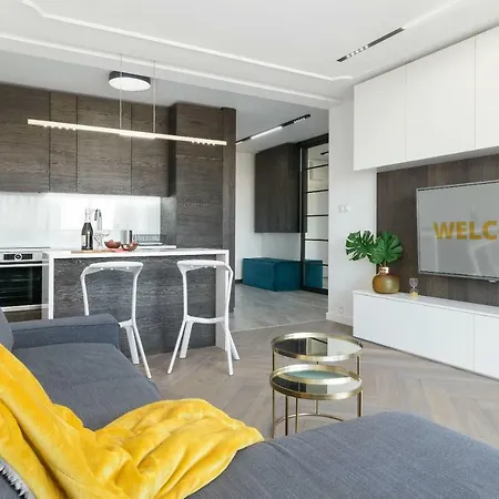 Perfectely Located Stay With Free Parking Poznan Exterior photo