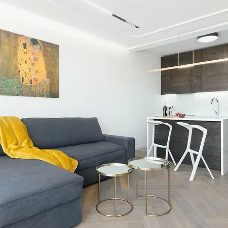 Perfectely Located Stay With Free Parking Poznan Exterior photo