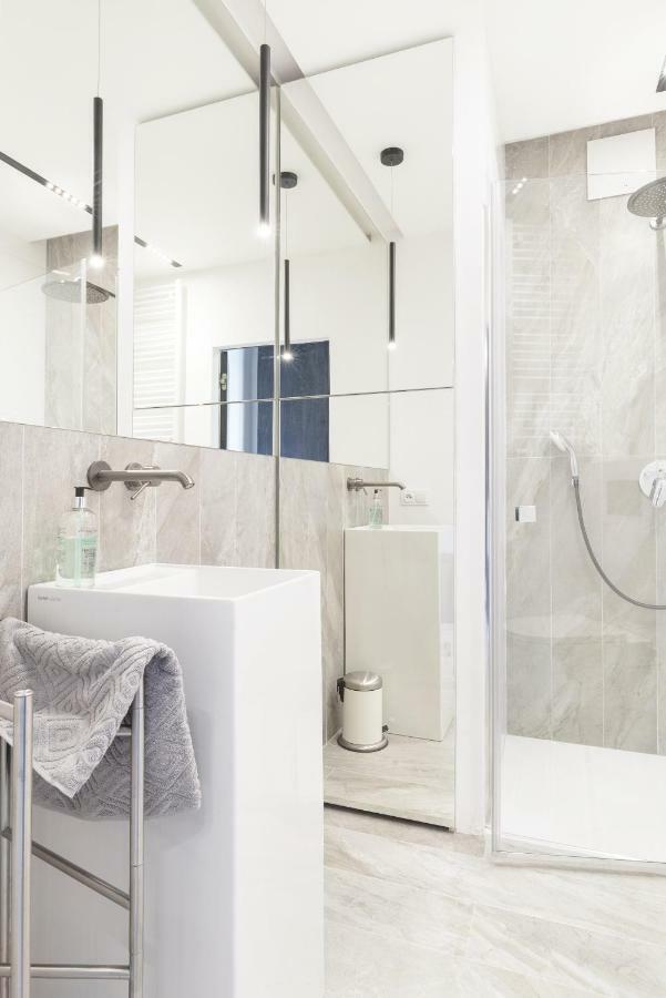Perfectely Located With Free Parking * Poznan